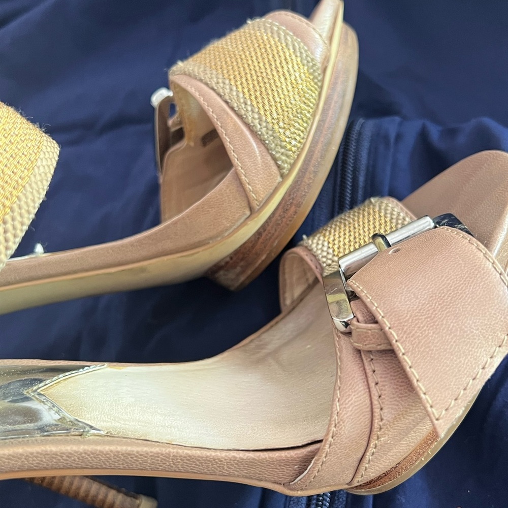 Heels - Picture 4 of 7